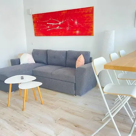 Casita Estrella Con Entrada Independiente Y Patio *