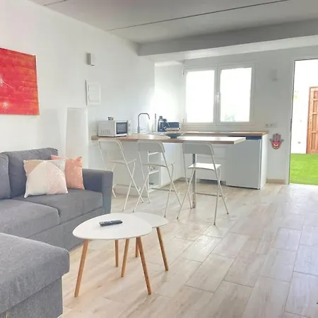 Casita Estrella Con Entrada Independiente Y Patio *